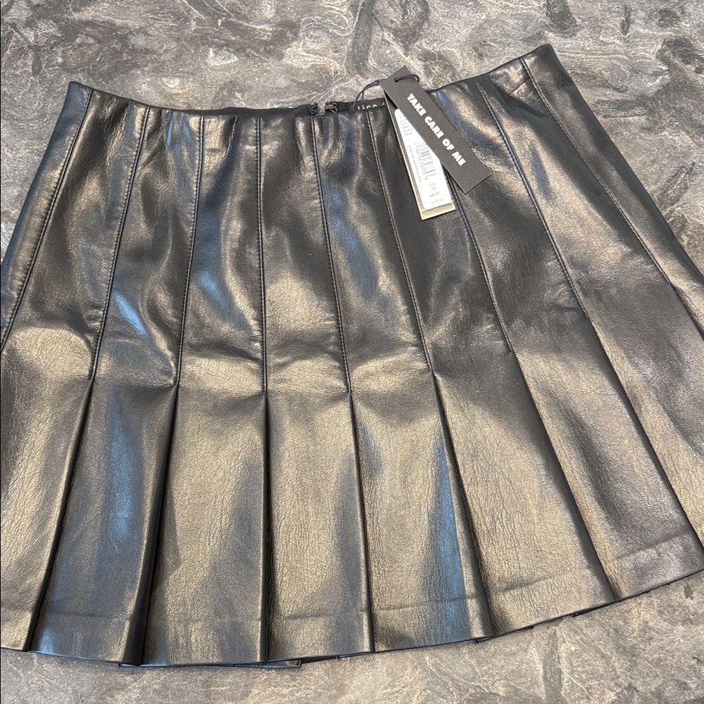 Alice + Olivia Shiny Black Pleated Mini Skirt Vegan Leather